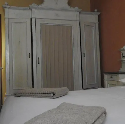 La Menaresta Quiet & Relax Near Bellagio Apartment