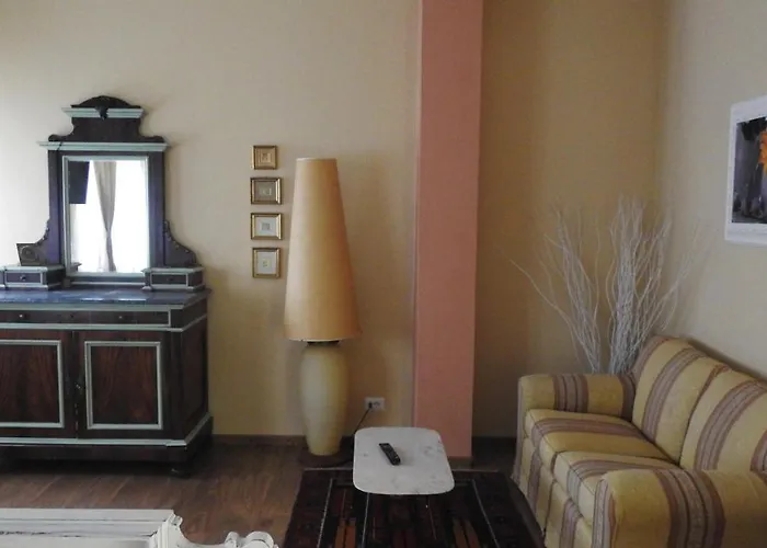 La Menaresta Quiet & Relax Near Bellagio Apartment